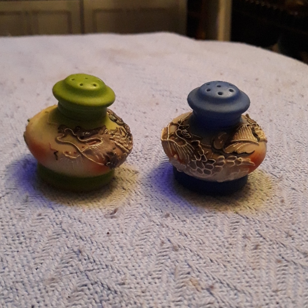 Japan salt pepper shakers